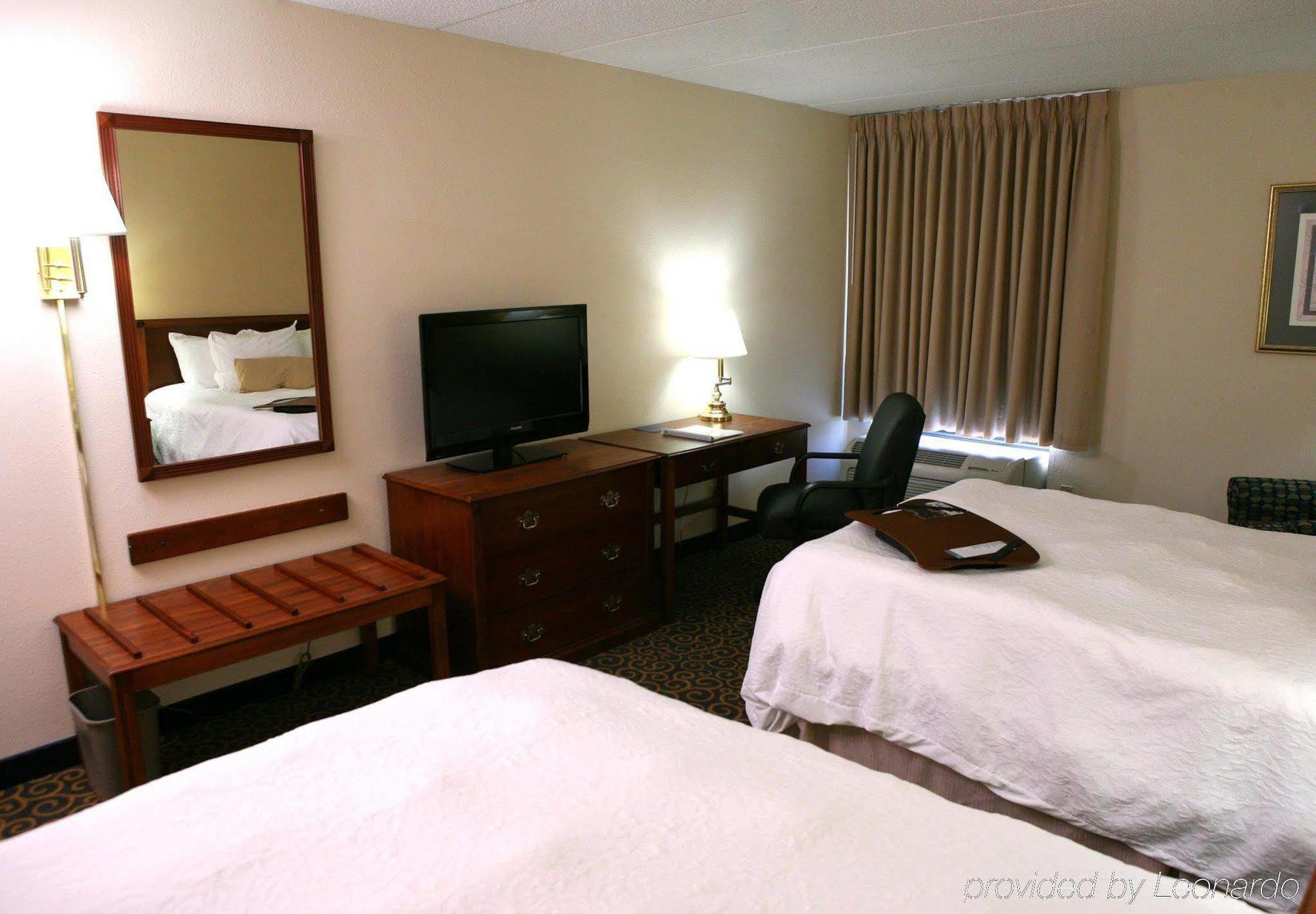 Hampton Inn Cincinnati Eastgate Værelse billede